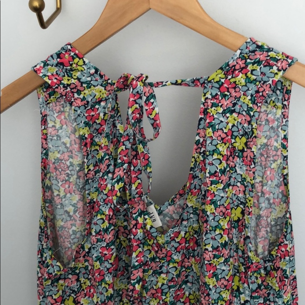Gap v neck floral flowy dress Size M